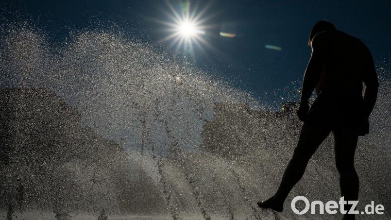 Der Deutsche Wetterdienst (DWD) hat nach eigenen Angaben die höchsten Temperaturen des Tages in Mannheim gemessen. (Symbolbild) Bild: Peter Kneffel/dpa