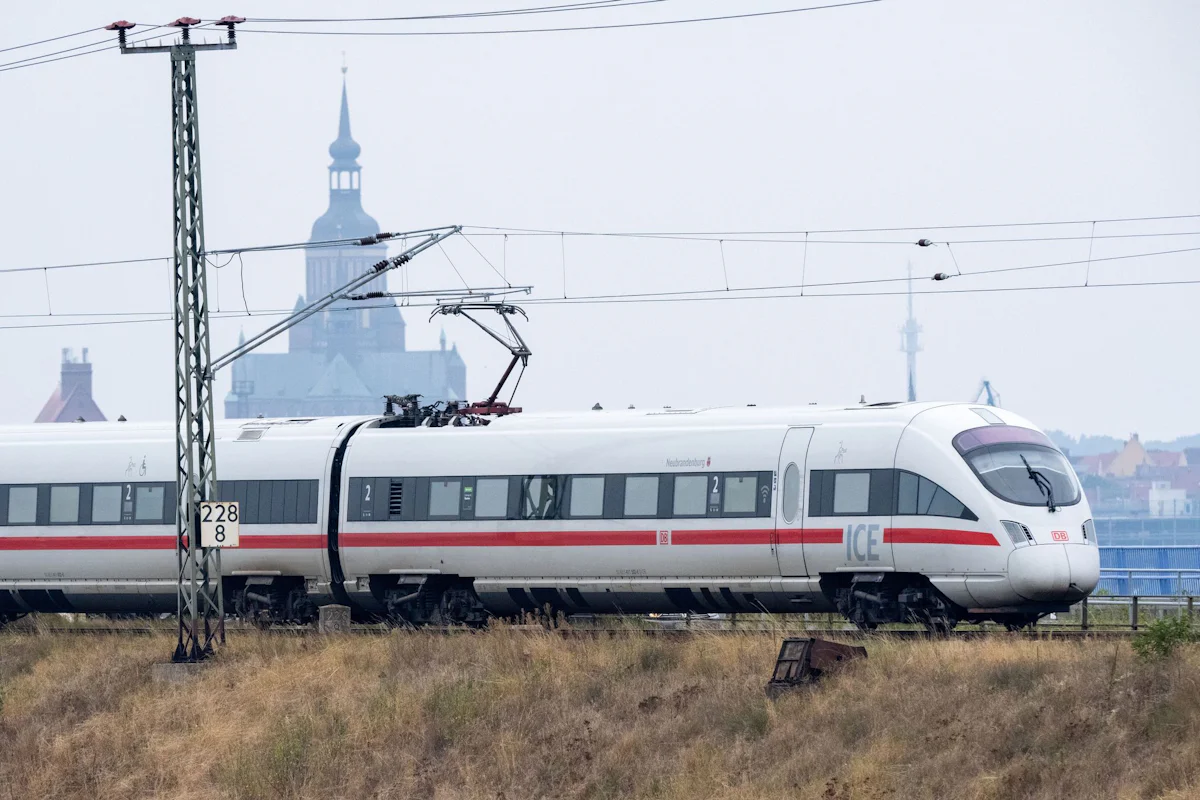 Bahnausbau - Im Sonderzug nach Berlin - Vorpommern-Bahnausbau gefordert - Wirtschaft
