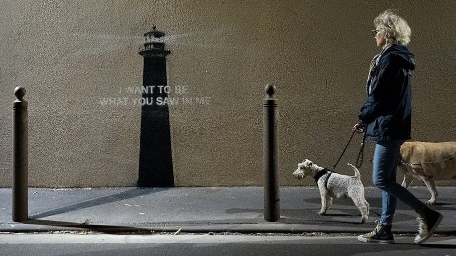 Street-Art-Sensation: Banksy malt statt Bild einen Schatten | Leben & Wissen
