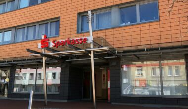 Mitarbeiterin der Sparkasse verhindert Betrug