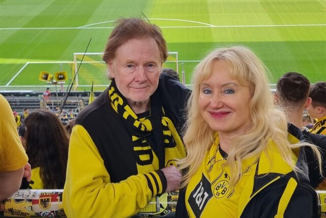 Rolf Nielinger und Ilona Becker sind seit elf Jahren ein Paar und sehen fast jedes BVB-Spiel im Stadion.