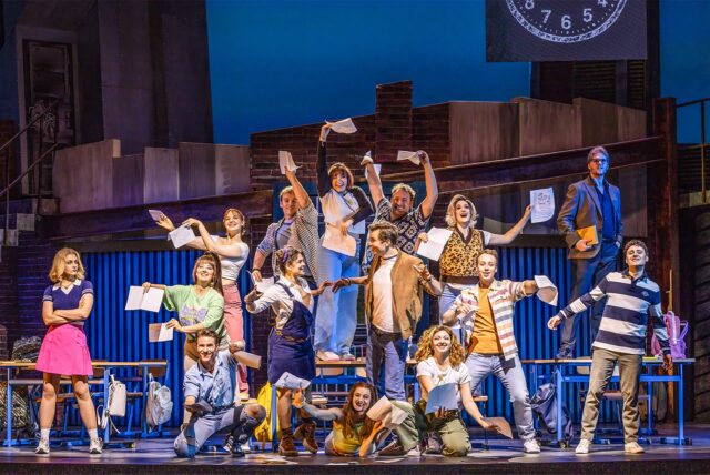 Schauspieler auf der Bühne von „Abenteuerland“, dem Musical mit Hits von Pur.