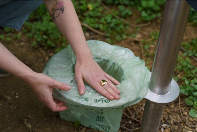 Eine „Oilette“ ist eine kostengünstige mobile Toilette für Kleinkinder. Sie kann auf Spielplätzen zum Einsatz kommen.