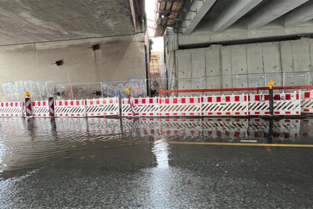 Überschwemmte Nordstraße in Holzwickede