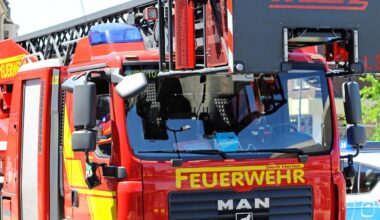 Ast bringt Radfahrer und Fußgänger in Gefahr