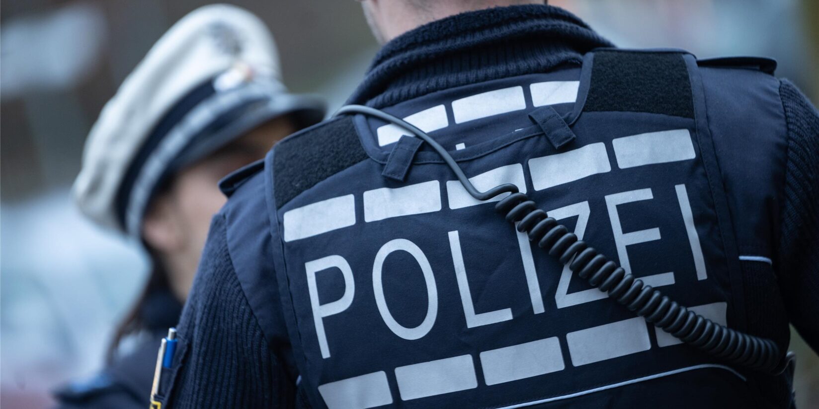 Polizei sucht Unfallverursacher mit RE-Kennzeichen