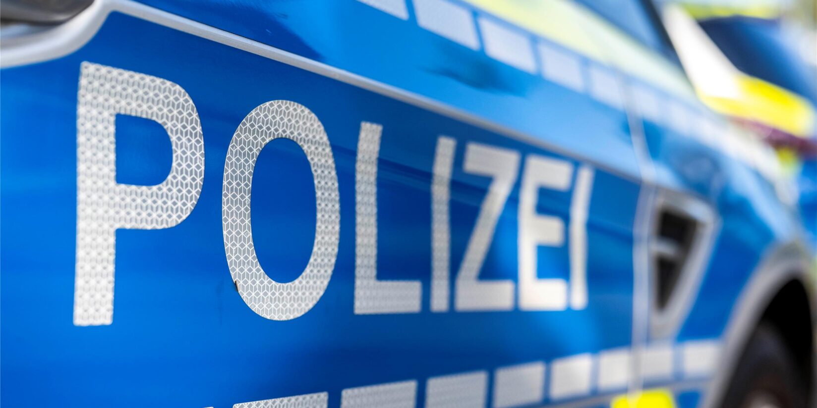 Polizei sucht Autofahrer nach Zusammenstoß mit 13-Jährigem
