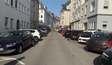 Feuerwehreinsatz im Kreuzviertel: Falschparker behindern Einsatz