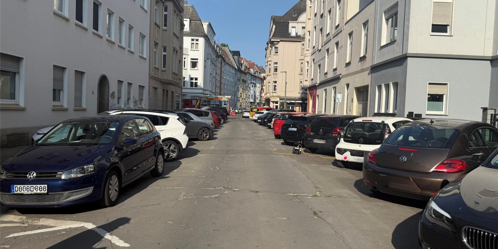 Feuerwehreinsatz im Kreuzviertel: Falschparker behindern Einsatz