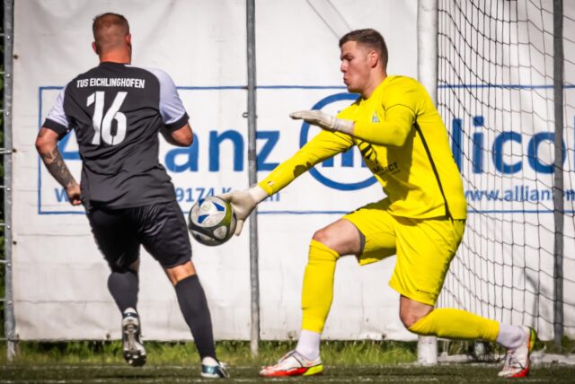 Thorsten Fühner pariert einen Ball.