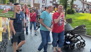 Hunderte demonstrieren erneut gegen Gewerbepläne
