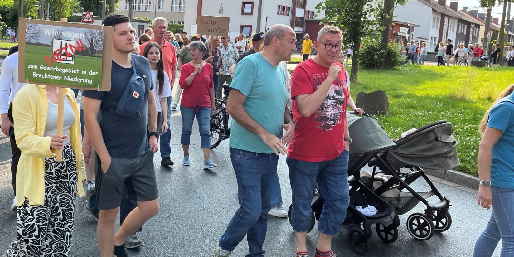 Hunderte demonstrieren erneut gegen Gewerbepläne