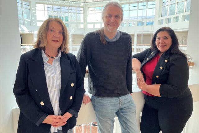 Da schien die Welt noch einigermaßen in Ordnung:  Petra Dresler-Döhmann, Utz Kowalewski und Fatma Karackurtoglu (v.l.) nach den Vorstandwahlen der Fraktion Linke+ im April.