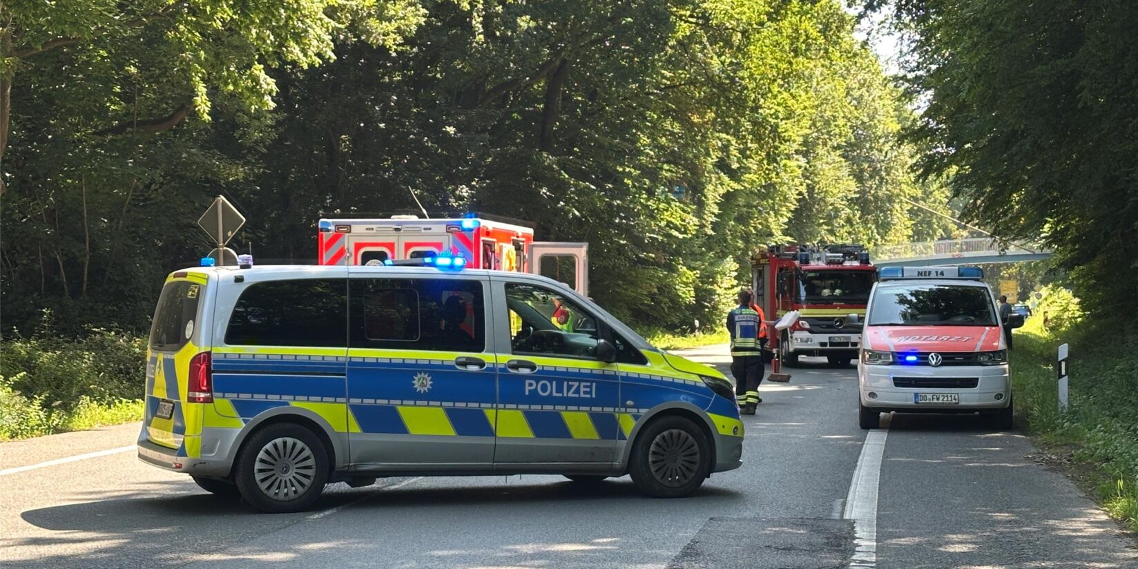 Motorradfahrer nach Unfall lebensgefährlich verletzt: Live-Verkehrsticker Dortmund