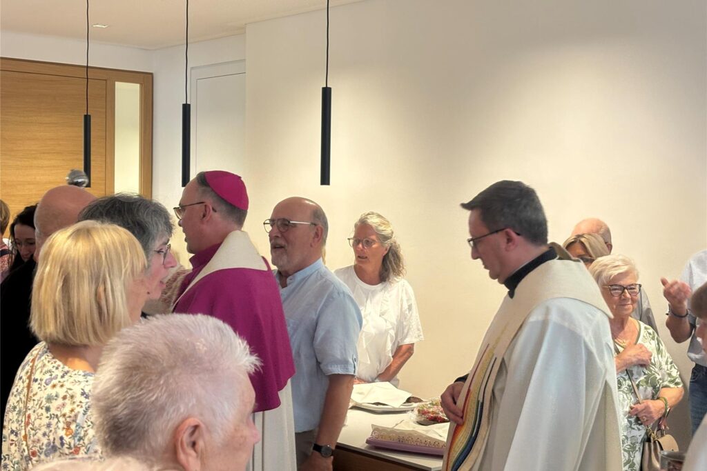 Weihbischof Rolf Lohmann segnete das neue Pfarrheim St. Marien an der Sedanstraße in Recklinghausen.