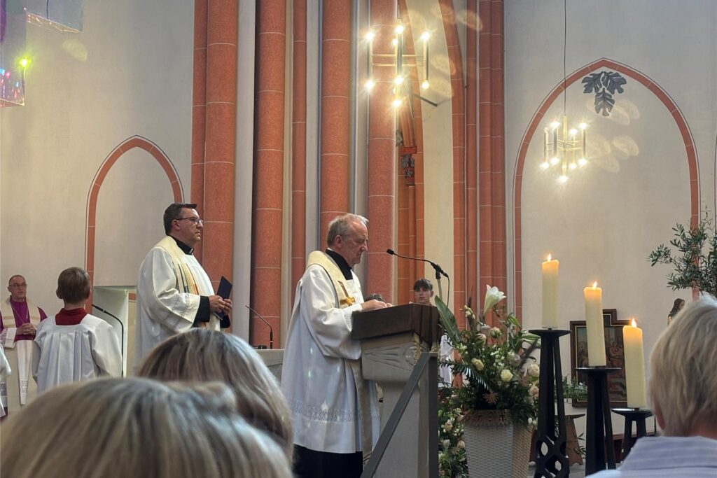 Neues Pfarrheim für den Kirchort St. Marien:  Festgottesdienst in der Marienkirche.