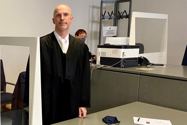 Rechtsanwalt Marco Ostmeyer vertritt die schwer verletzte Ehefrau.
