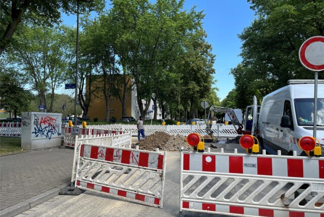 Wegen eines Wasserrohrbruchs ist die Straße Buschei in Scharnhorst-Ost derzeit gesperrt.