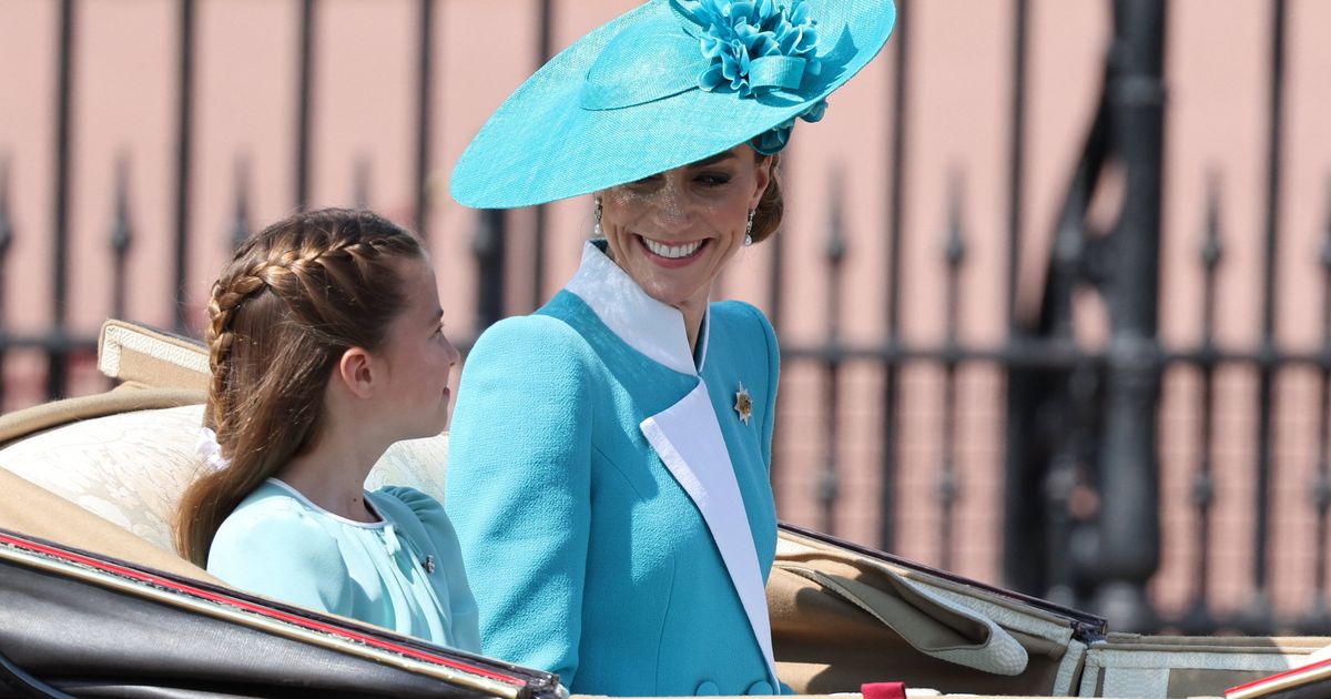 Prinzessin Kate & Tochter Charlotte im Partnerlook bei Trooping the Colour