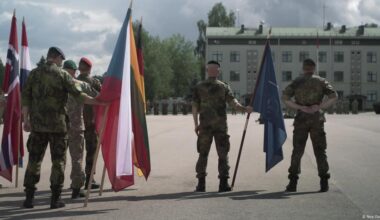 Hat die NATO Russland in den Krieg getrieben? – DW – 25.06.2025
