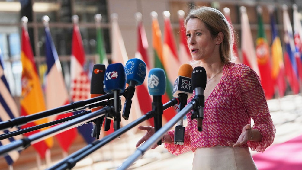 Dass Israel zuletzt wieder Hilfsgüter in den Gazastreifen ließ, sei nur ein Tropfen auf dem heißen Stein, sagte die EU-Chefdiplomatin Kaja Kallas zuletzt in Brüssel.