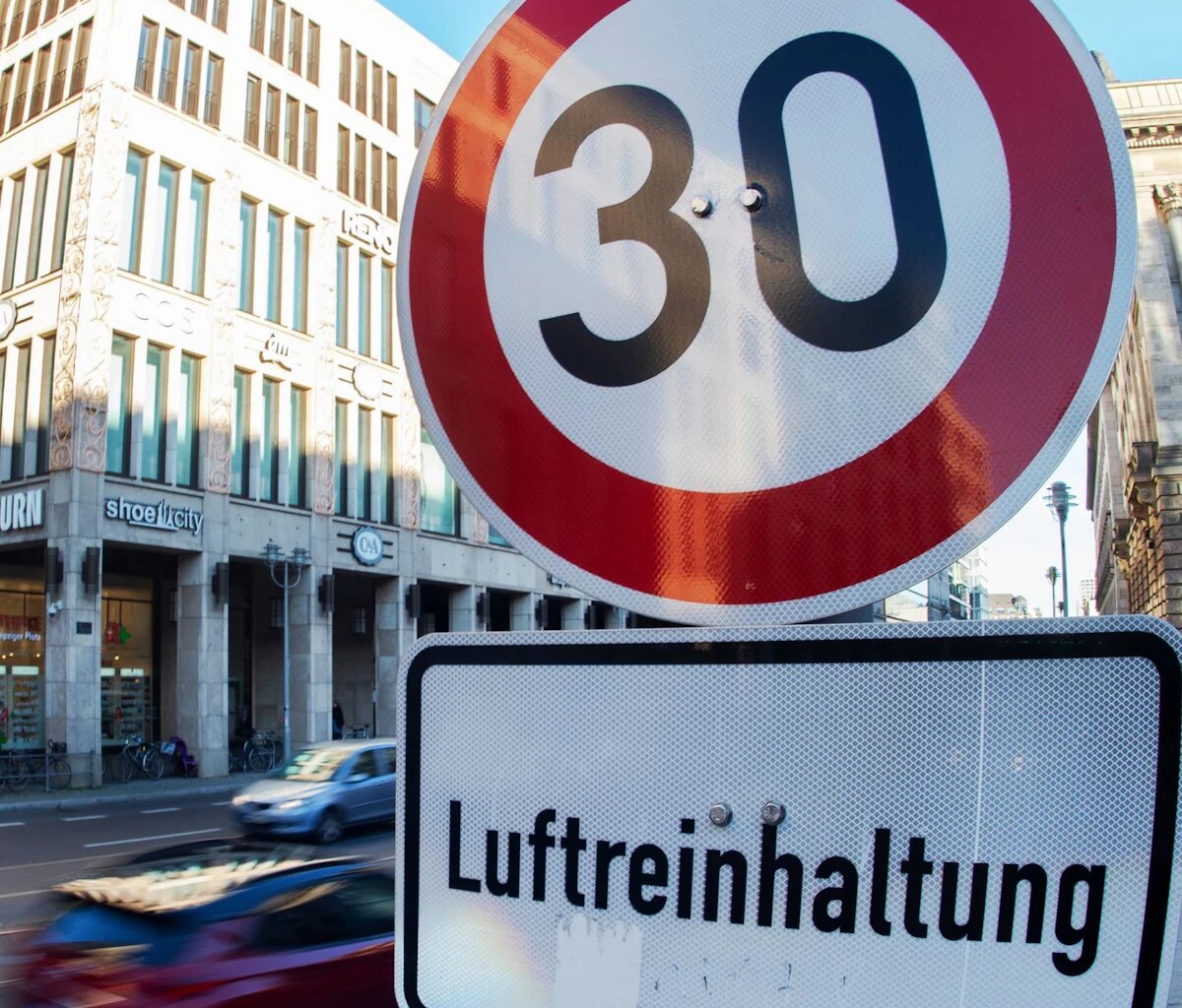 Verkehrspolitik - Tempo 30 soll auf vielen Hauptstraßen aufgehoben werden - Politik