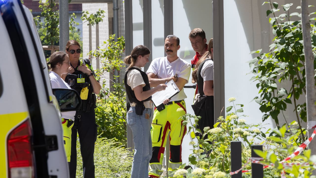 Bluttat in Berlin: Vater erstochen! Sohn (43) kommt in Psychiatrie | Regional