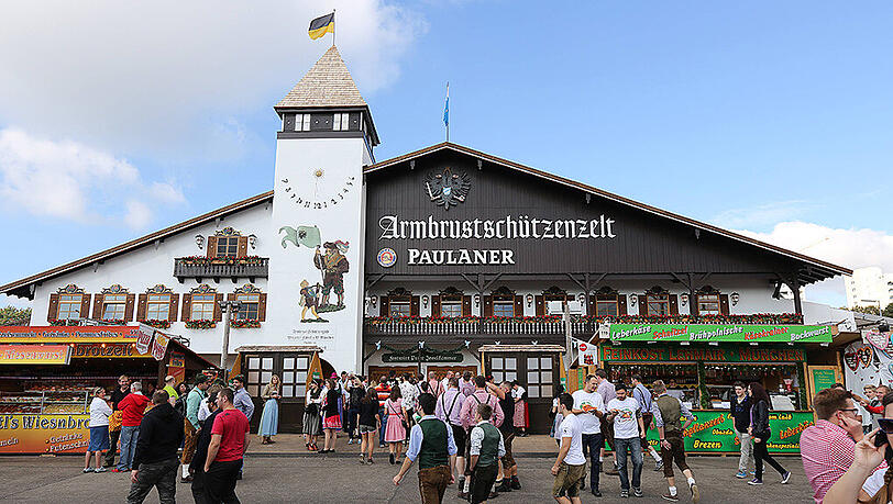 Geldbeutel daheim vergessen? Neue Bezahlmethode auf der Wiesn