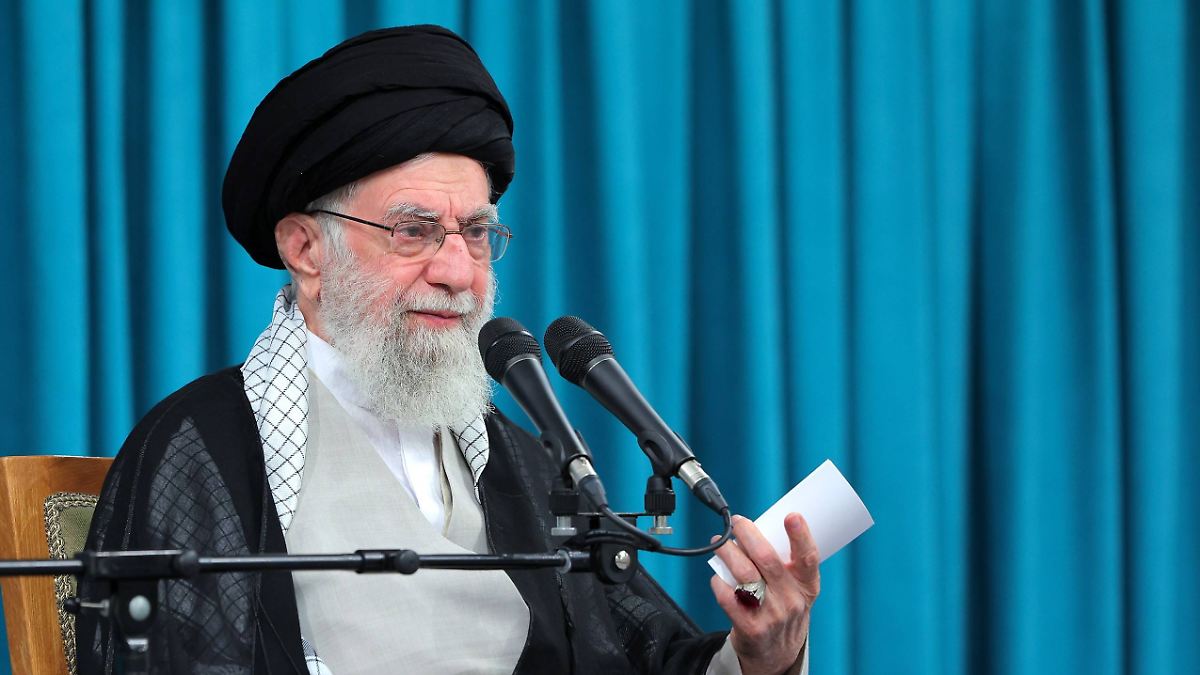 Raketen offenbar abgefangen: Iran greift US-Stützpunkt in Katar an