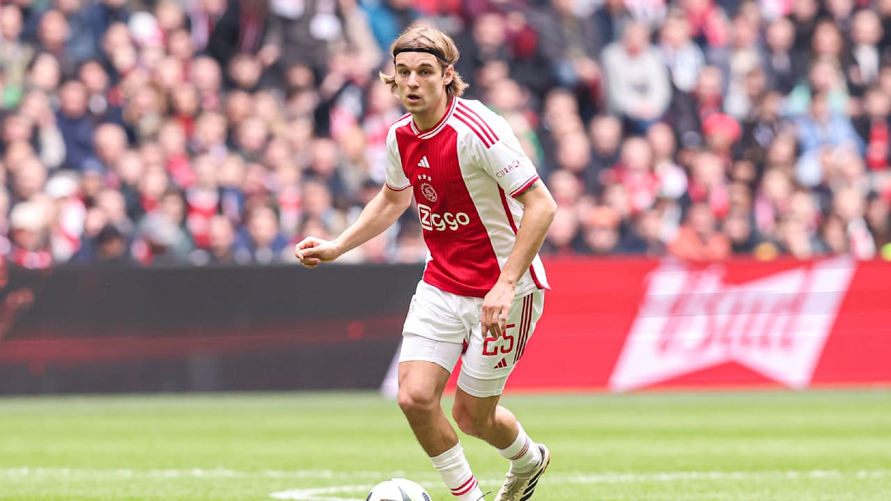 Ajax Amsterdam wirft 7 Spieler per WhatsApp raus | Sport