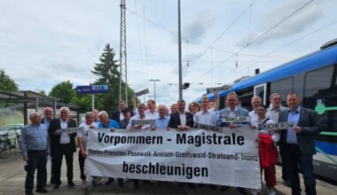 Sonderzug nach Berlin: Unwetter bremst Bahn-Unterstützer aus