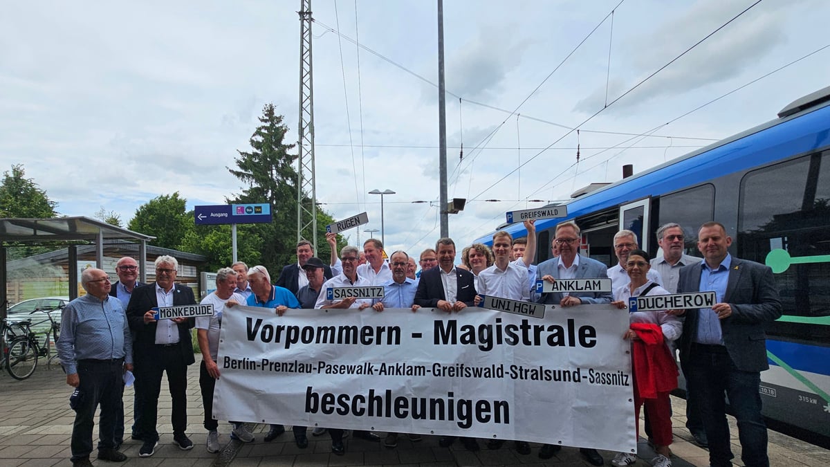 Sonderzug nach Berlin: Unwetter bremst Bahn-Unterstützer aus
