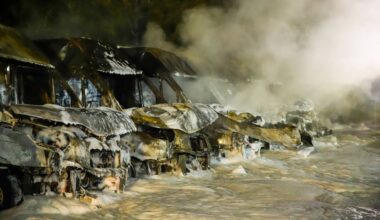 Großbrand bei Berlin: Transporter-Flotte abgebrannt, riesiger Schaden! | Regional