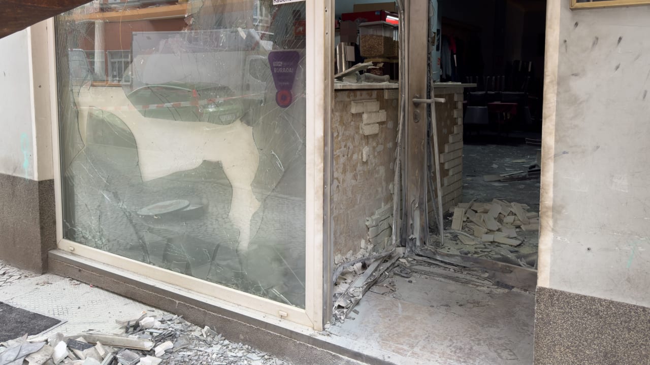 Lokal in Berlin zerstört: Explosion an Café reißt Anwohner aus Schlaf | Regional