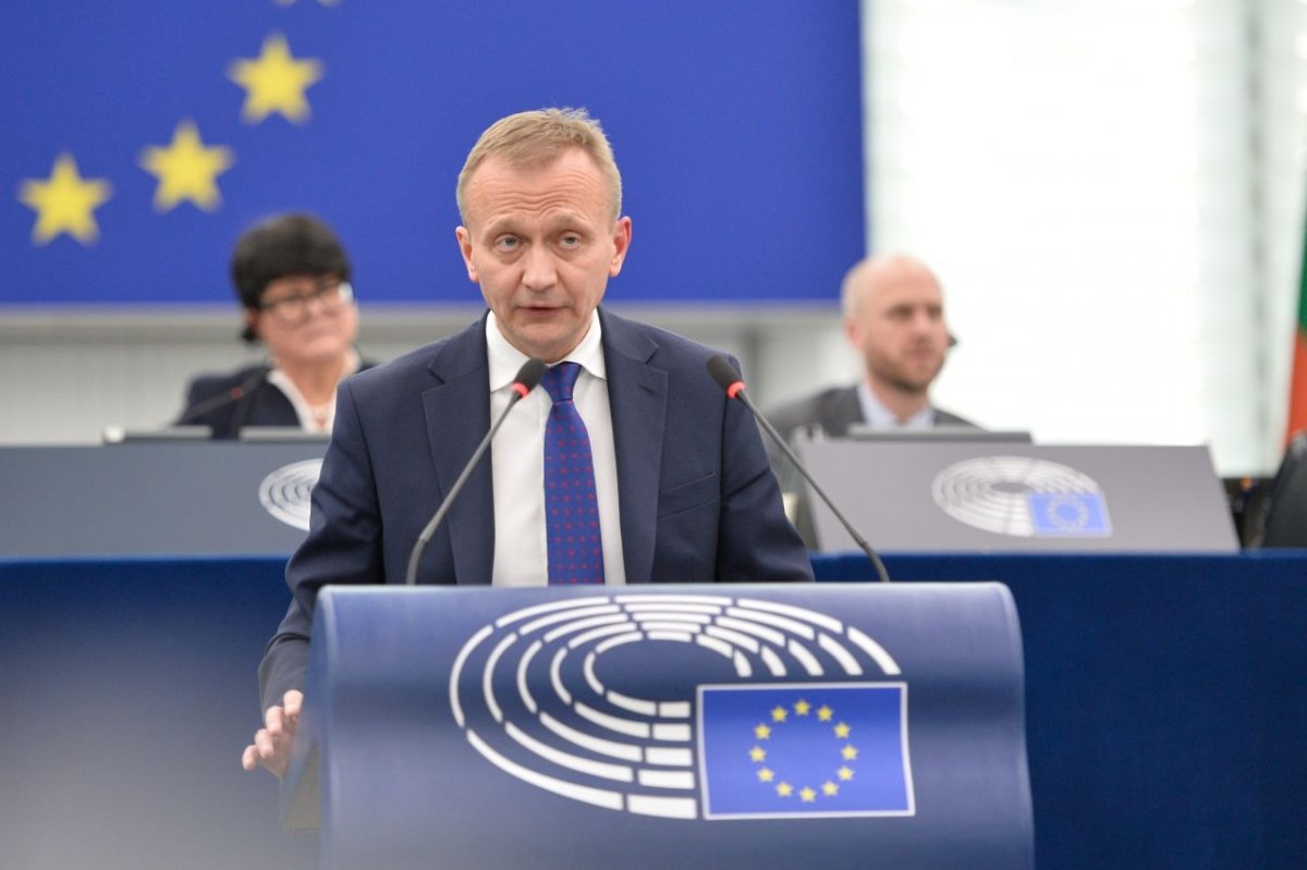 Rechte Kampagne oder notwendige Kontrolle? EU untersucht NGO-Verträge