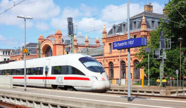 Strecke Schwerin-Hamburg: Früher ICE gestrichen! Bahn lässt Pendler hängen | Regional