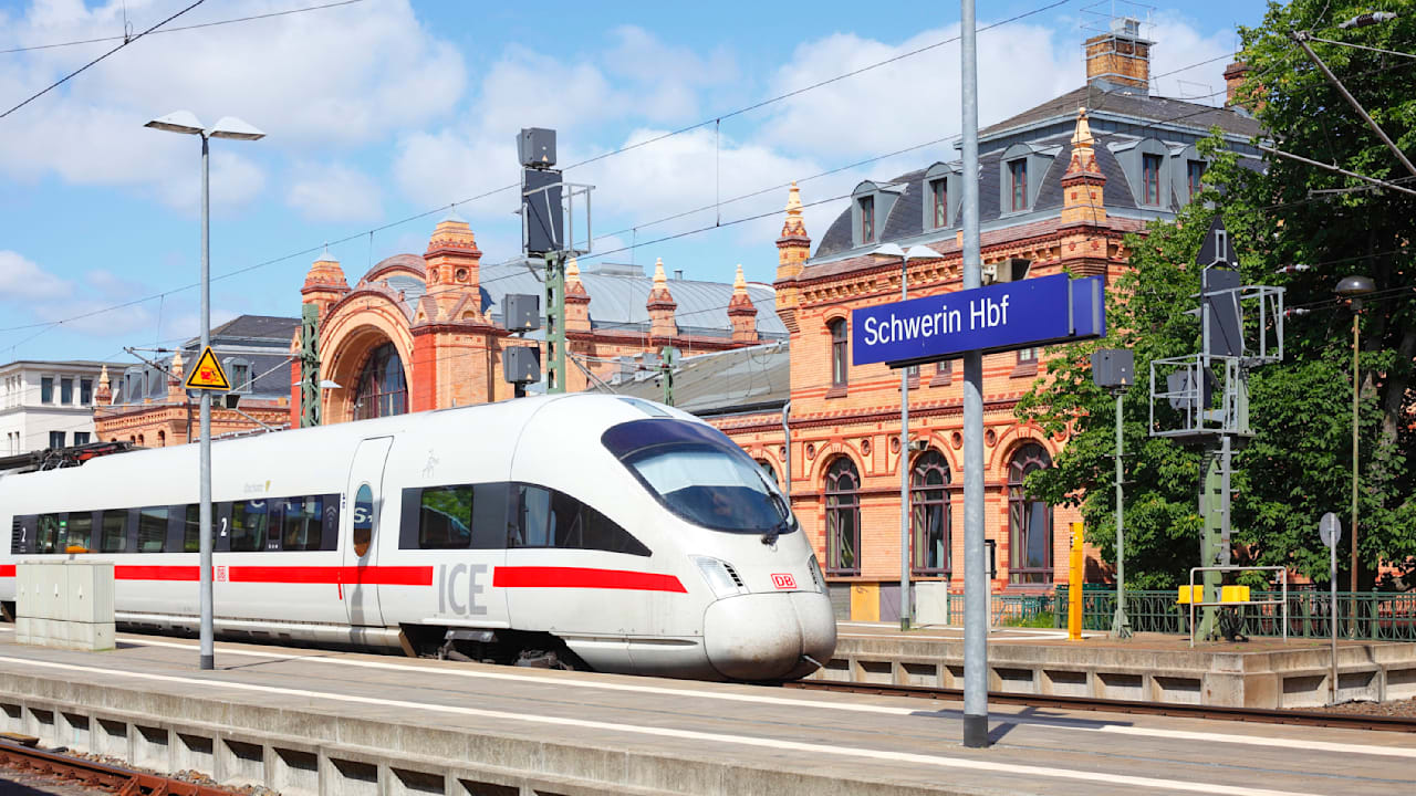 Strecke Schwerin-Hamburg: Früher ICE gestrichen! Bahn lässt Pendler hängen | Regional