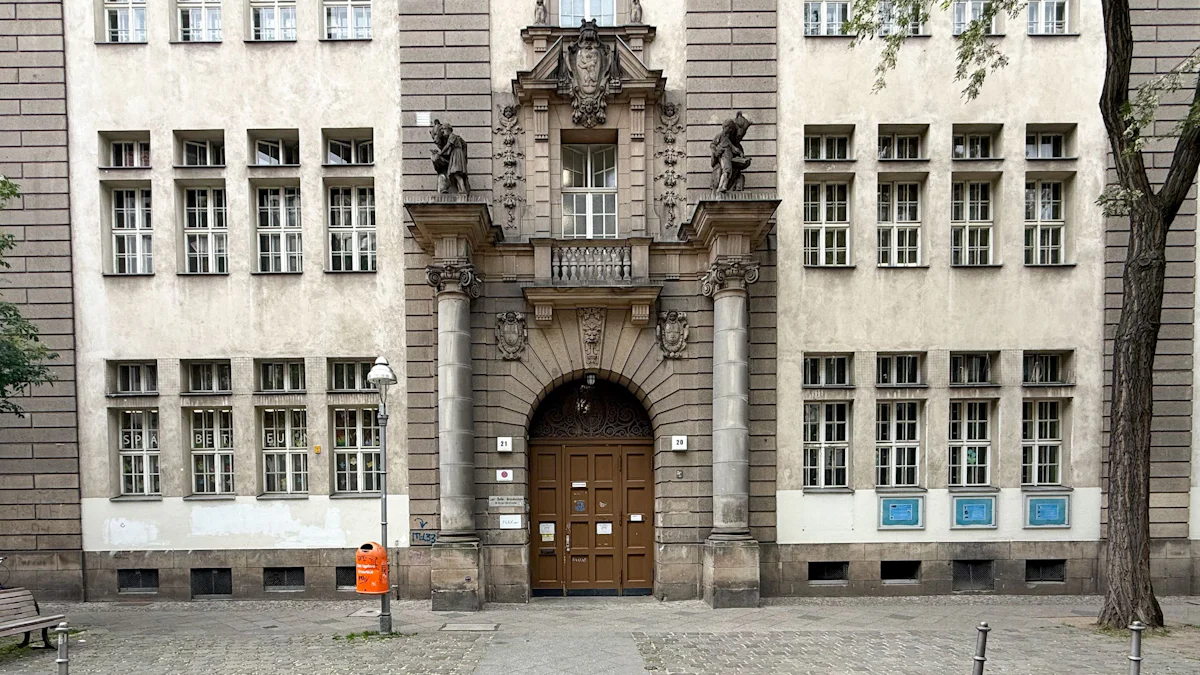 Berlin: Mobbing und Drogenkonsum an Grundschule - Politik