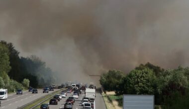 Rauchwolke am Berliner Ring: Autobahn A10 wegen Ackerbrand gesperrt | Regional