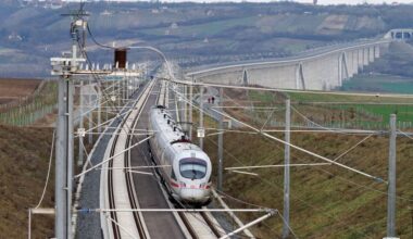 Von Steigra aus könnten Beobachter die Züge auf der Testfahrt über die Unstrutalbrücke erspähen.