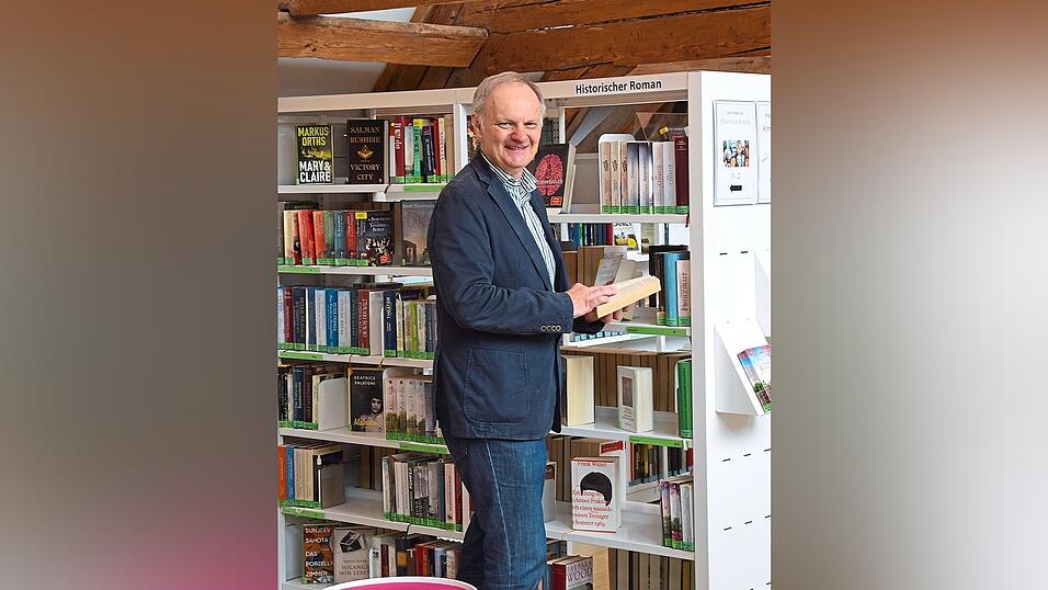 Thomas Jablonski an seinem letzten Arbeitstag: Nach fast 25 Jahren nimmt er Abschied von „seiner“ Bibliothek.