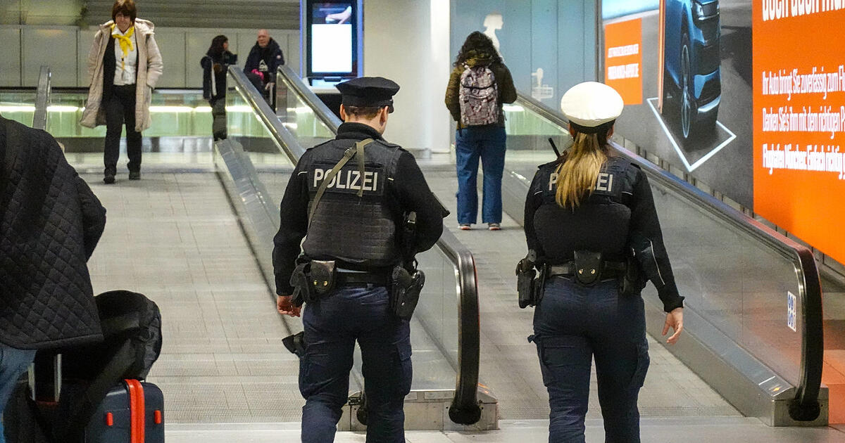 Mann übergibt in München versehentlich Drogen an Bundespolizei-Praktikant