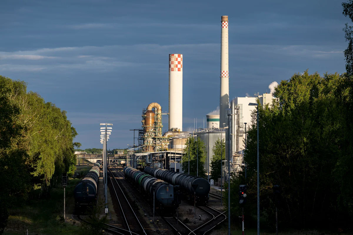 Ohne Öl aus Russland - Bund lässt Zukunft der PCK Schwedt offen - Wirtschaft