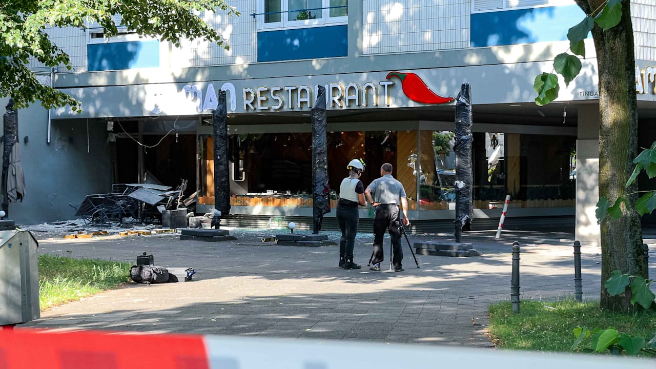 Restaurant in Köln gesprengt: Polizei jagt Bombenleger der Drogen-Mafia | Regional