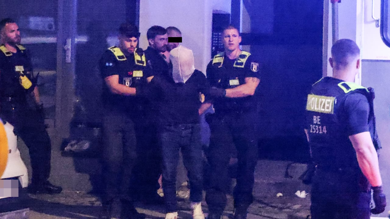 Mit Messern und Baseballschläger: Brutaler Streit in Berliner Spätkauf | Regional