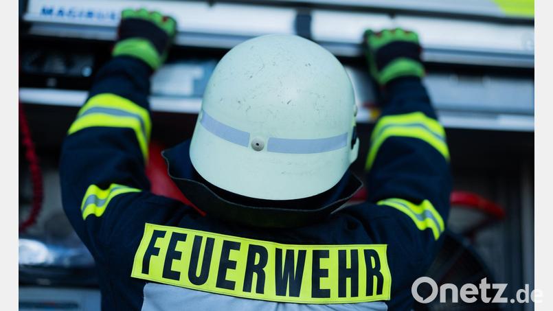 Unter dem Stichwort "Essen auf Herd" rückte die Feuerwehr aus, doch es bestand keine Gefahr. Nach kurzer Kontrolle konnten die Einsatzkräfte wieder abziehen. Symbolbild: Rolf Vennenbernd/dpa