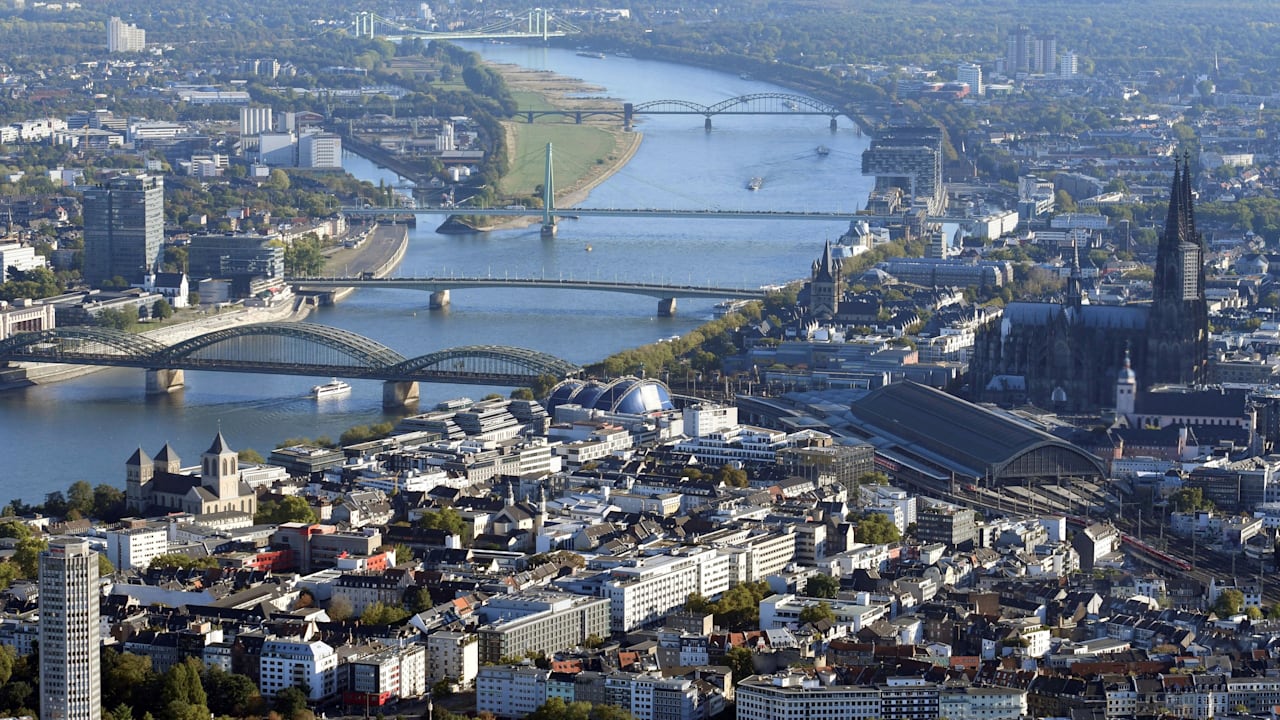 Ausnahmezustand in Köln : Zehntausende werden evakuiert | Regional