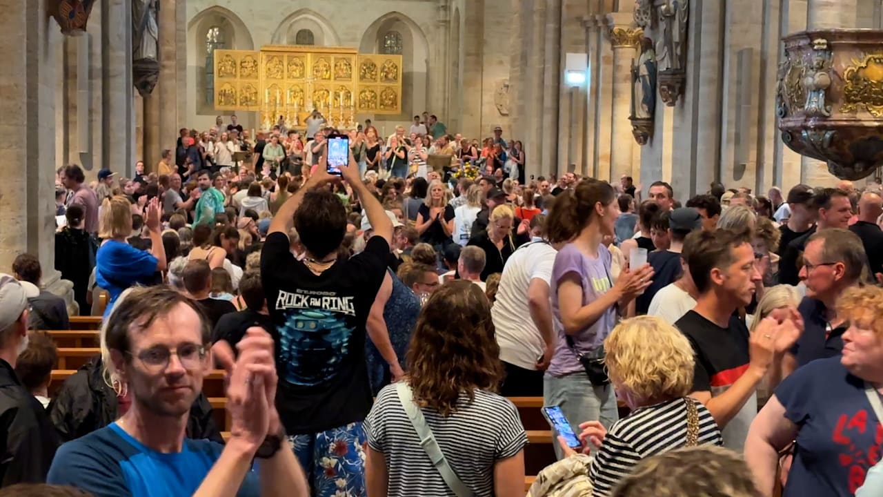Bosse-Konzert in Osnabrück: 1800 Fans flüchten vor Unwetter in den Dom | Regional