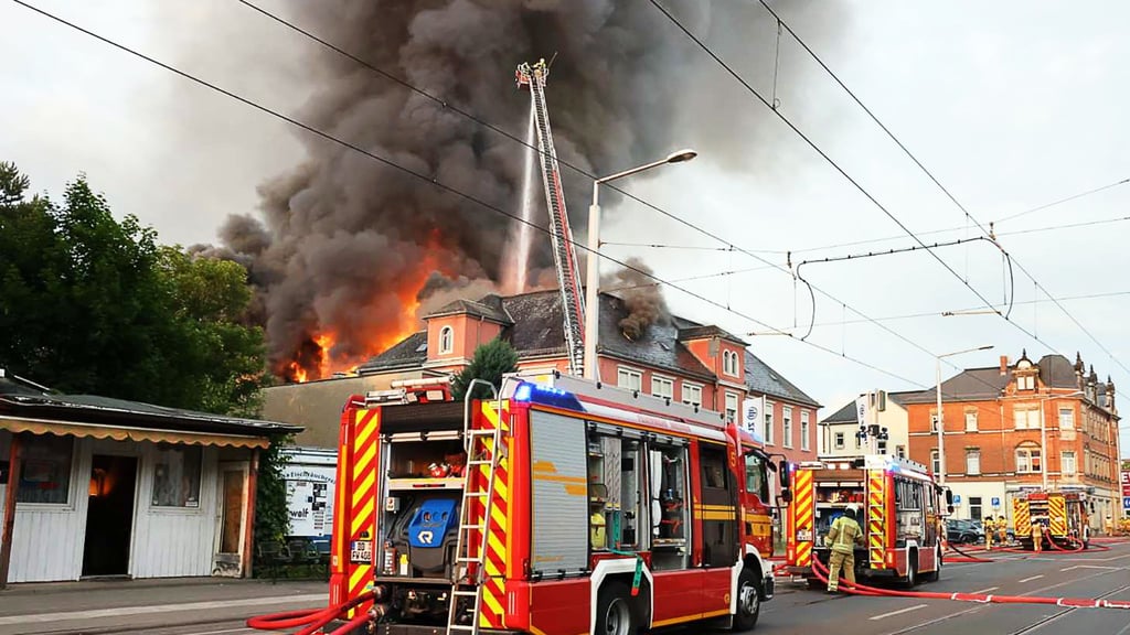 Frühere Staatsoperette in Dresden ausgebrannt