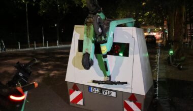 Kuriose Roller-Attacke in Berlin: Blitzer mit E-Scootern außer Gefecht gesetzt | Regional